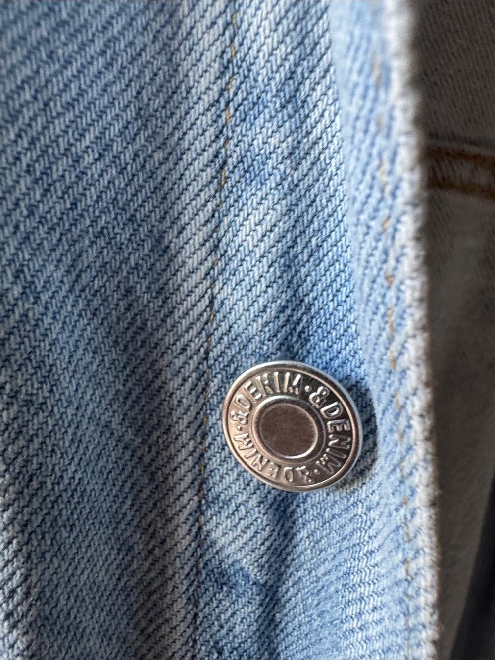 H&M Light Blue Relaxed Denim Shirt Jacket - Picture 8 of 10